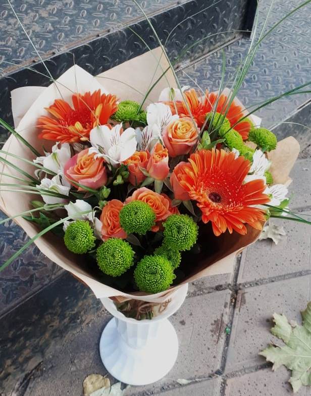 Букет цветов из: Герберы, Хризантемы, Альстромерии и Розы в Ильинский Погост