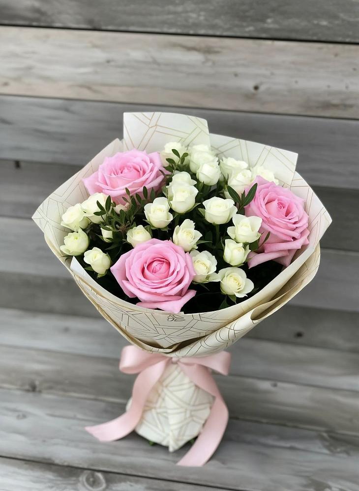 Букет цветов из: Розы в Ильинский Погост