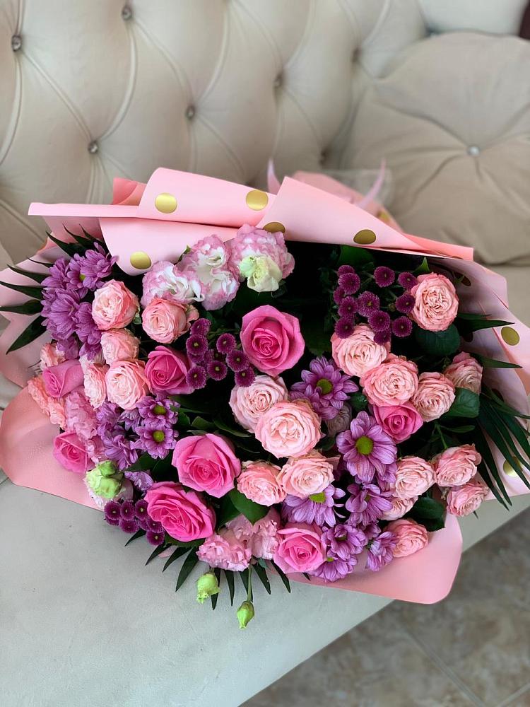 Букет цветов из: Хризантемы, Розы и Лизиантусы в Ильинский Погост