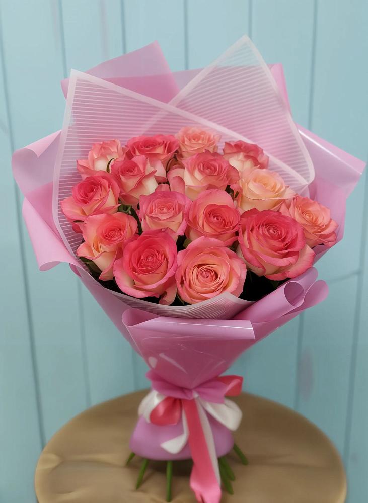 Букет 15 Розовых роз Равель в Ильинский Погост
