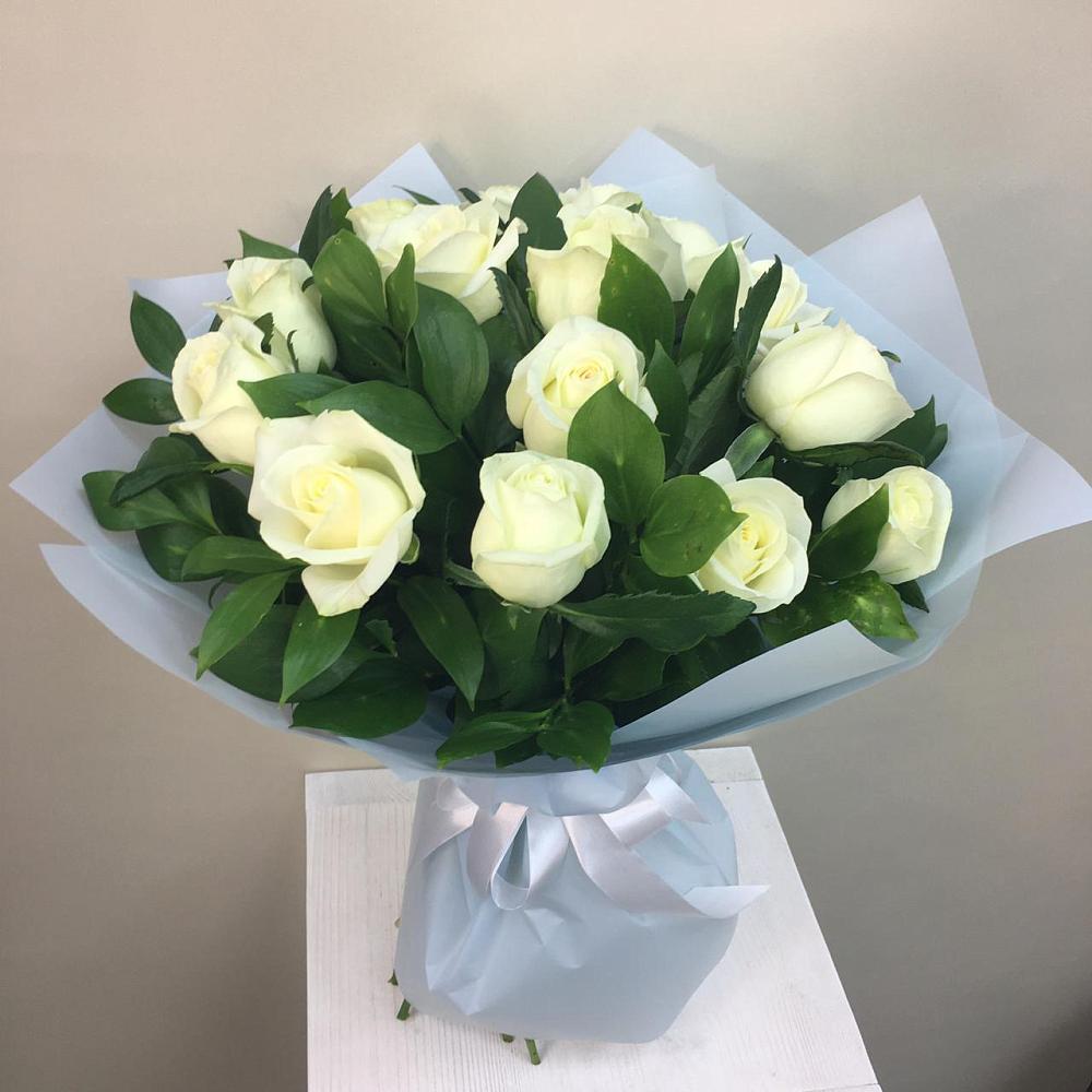Букет 15 Белых роз Проуд в Ильинский Погост