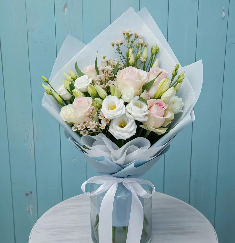 Букет цветов из: Розы и Лизиантусы в Ильинский Погост