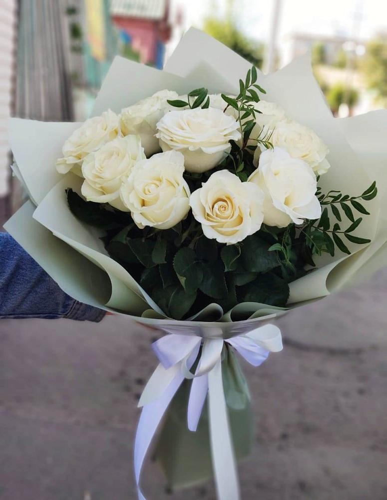 Букет Белые розы Проуд в Ильинский Погост