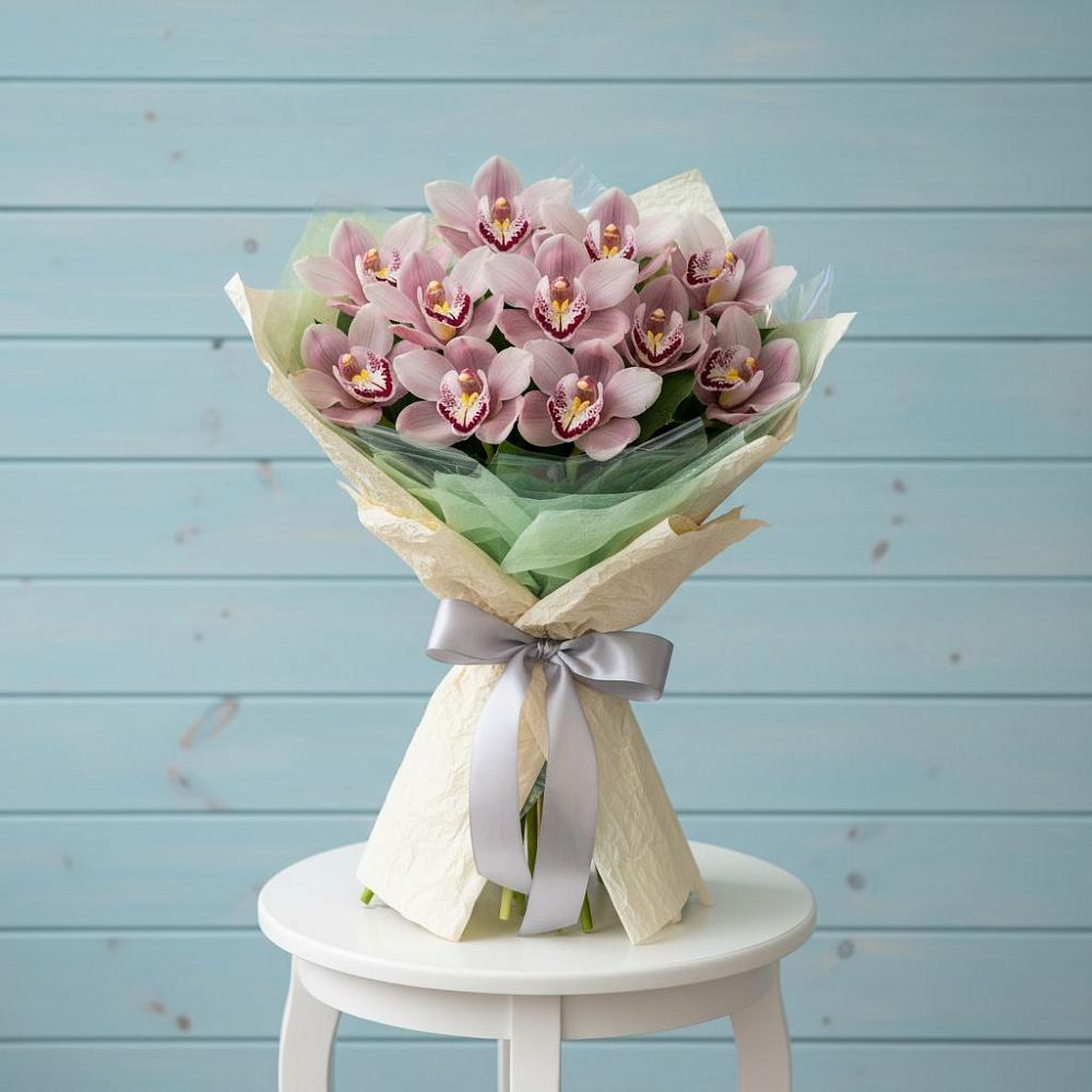 Букет цветов из: Орхидеи и Розы в Ильинский Погост