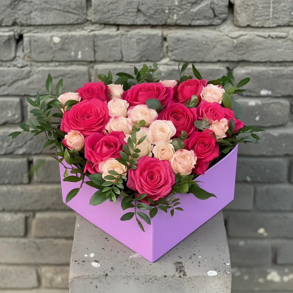 Цветочная композиция из Розы в коробке в Ильинский Погост