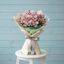 Букет цветов из:  Орхидеи и Розы в Ильинский Погост