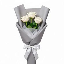 Букет 3 белые розы в Ильинский Погост