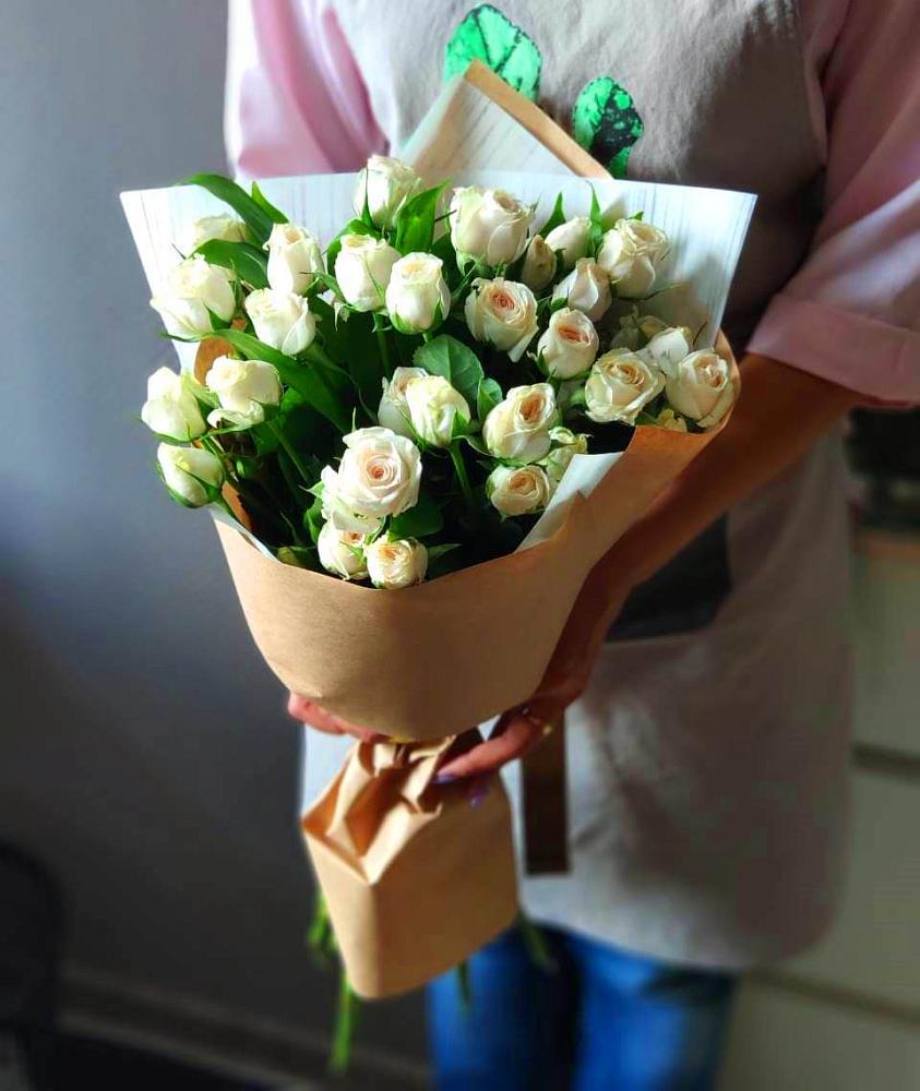 Букет цветов из: Розы в Ильинский Погост