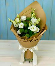 Букет цветов из:  Хризантемы и Лизиантусы в Ильинский Погост