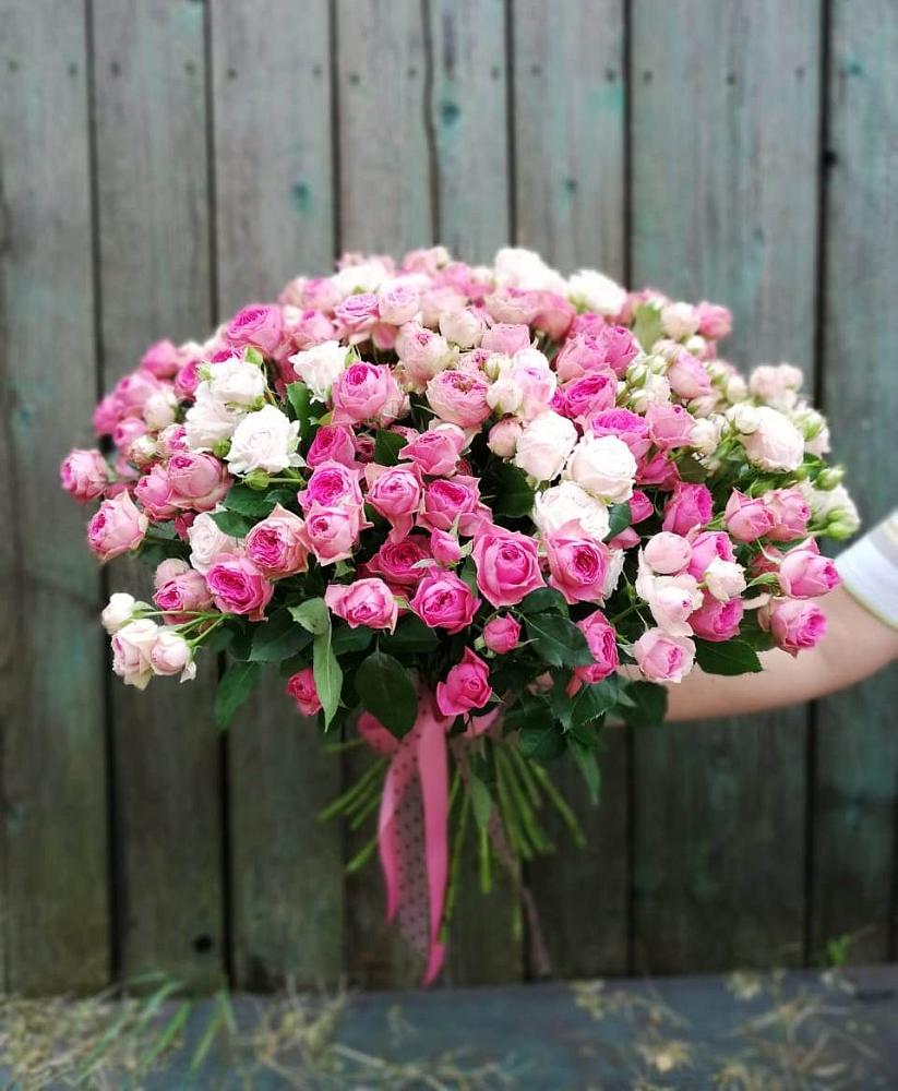 Букет Розовые кустовые розы Натали и Лав Лидия в Ильинский Погост