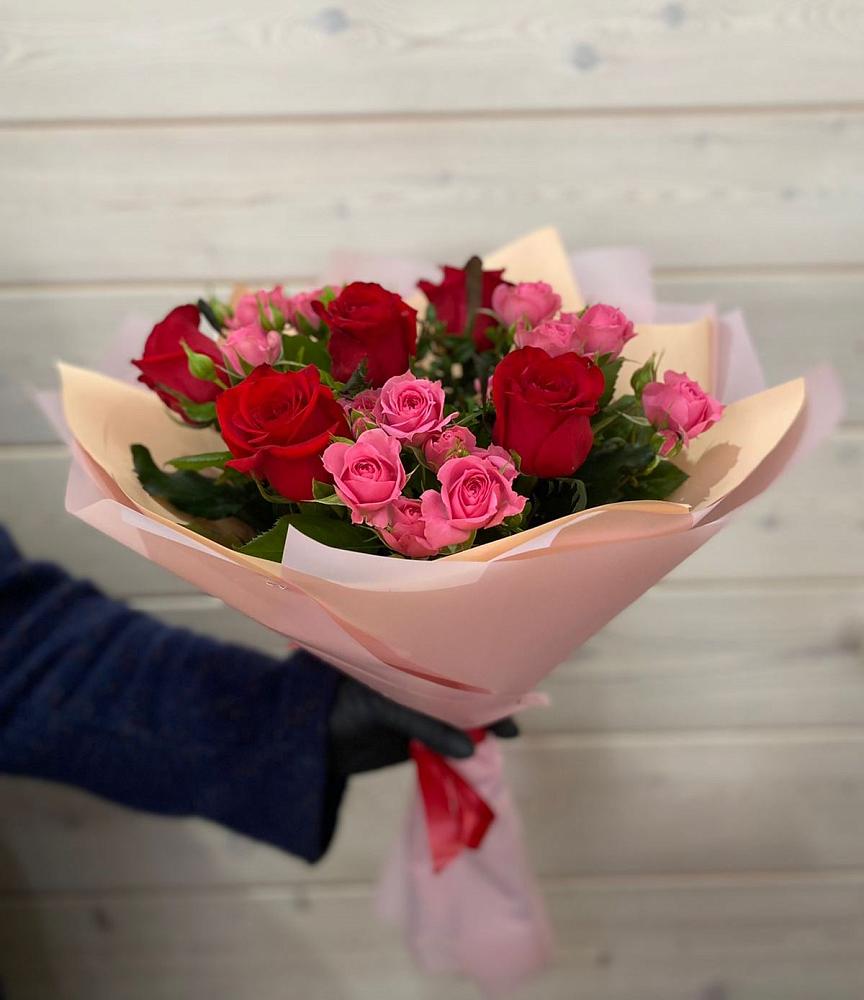 Букет цветов из: Розы в Ильинский Погост