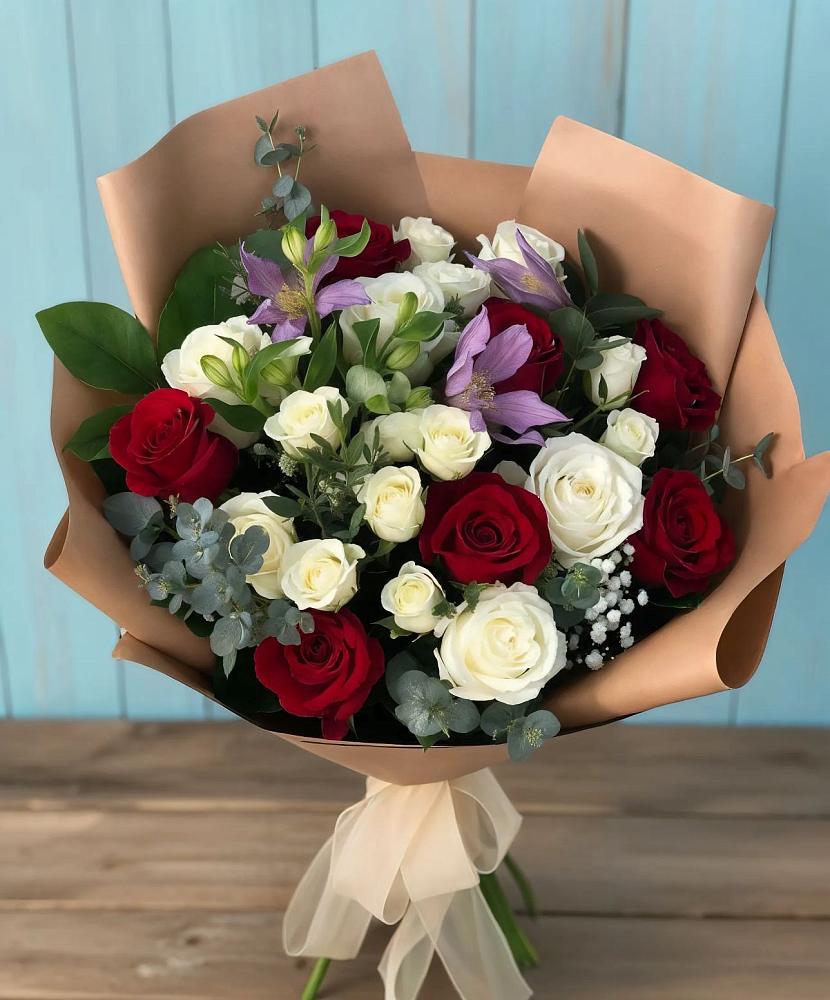 Букет цветов из: Розы и Альстромерии в Ильинский Погост