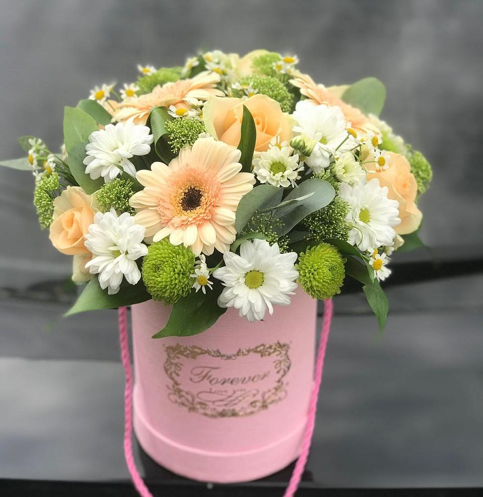 Цветочная композиция из Розы, Герберы и Хризантемы в шляпной коробке в Ильинский Погост