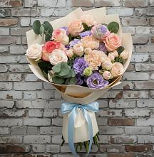 Букет цветов из:  Розы, Лизиантусы и Гвоздики #REPLACE_PRED# Ильинский Погост