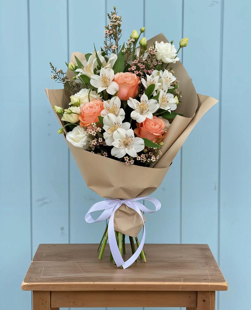 Букет цветов из: Альстромерии, Лизиантусы, Розы и Хризантемы в Ильинский Погост