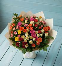 Букет Микс из разноцветных кустовых роз в Ильинский Погост