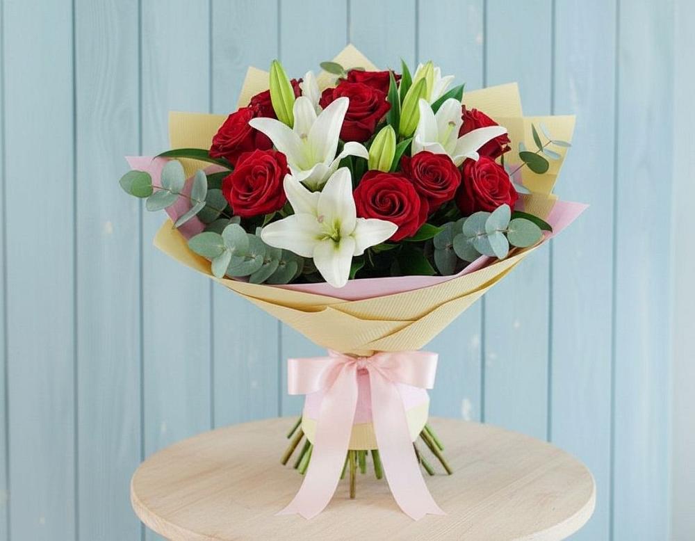 Букет цветов из: Лилии и Розы в Ильинский Погост